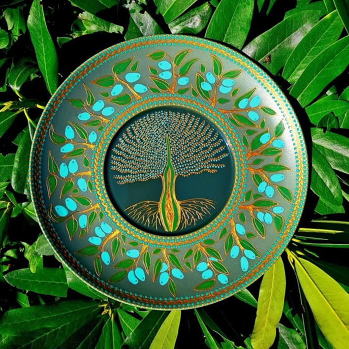 Ręcznie malowana patera z oliwkowym akcentem